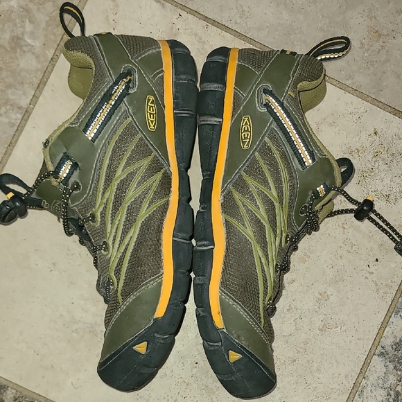 Keen Other - Keen Kids' Sneakers - Olive and Black